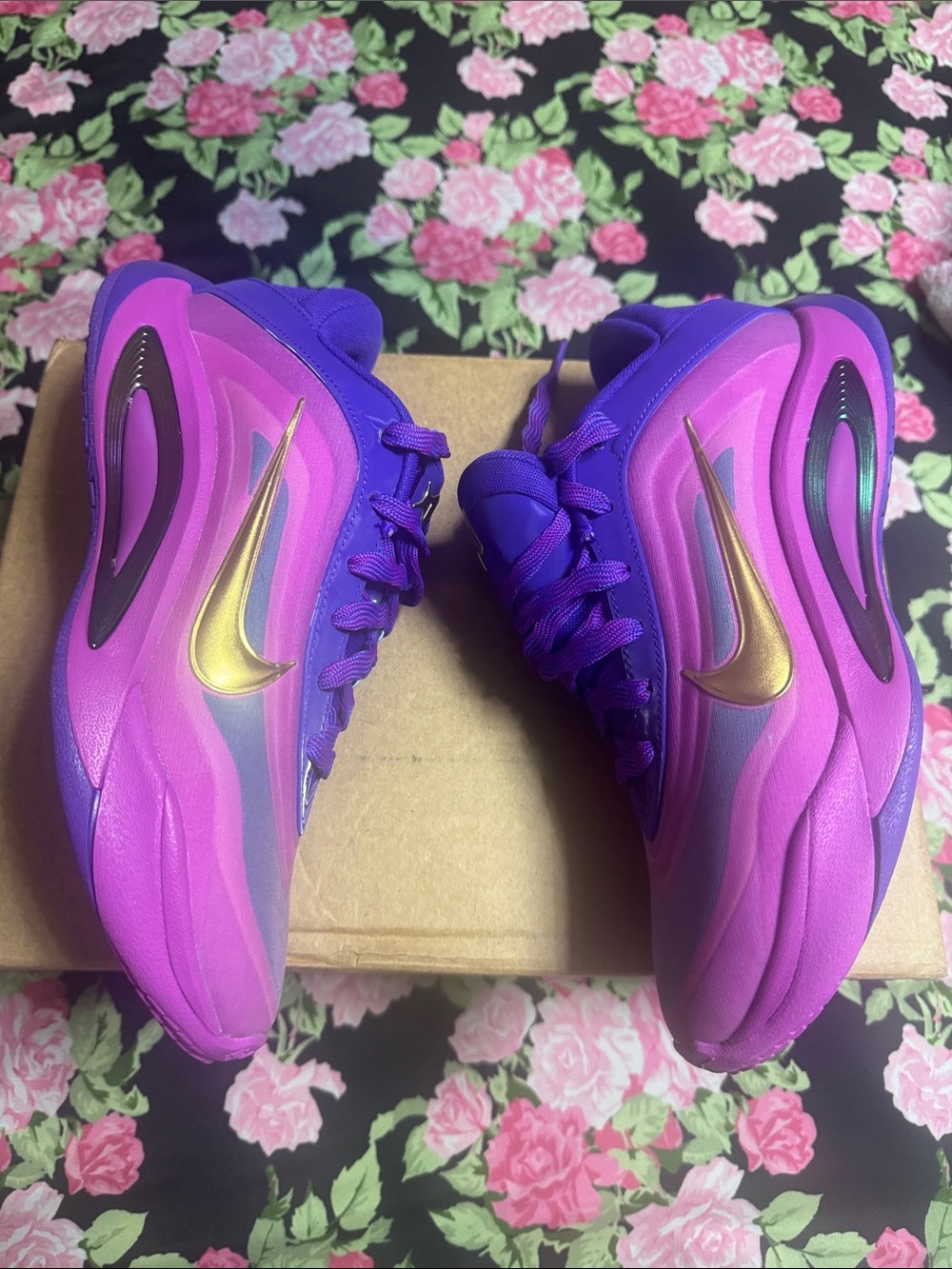 NEW Nike Women's Purple and Pink Athletic Sneakers with Gold Accents - Picture 4 of 12